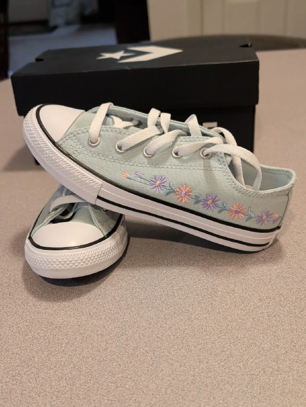 Converse light mint